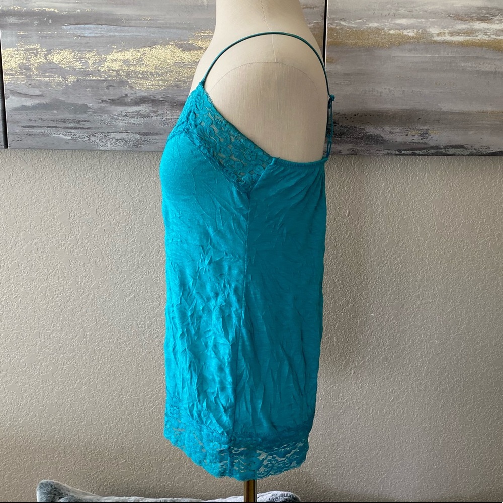 Lace Detailed Tank. - Picture 3 of 6